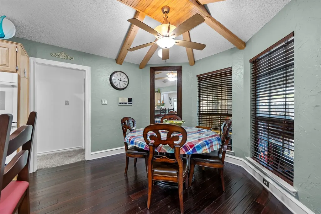809 Shady Creek Drive Kennedale TX 76060