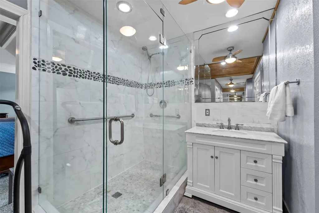 809 Shady Creek Drive Kennedale TX 76060
