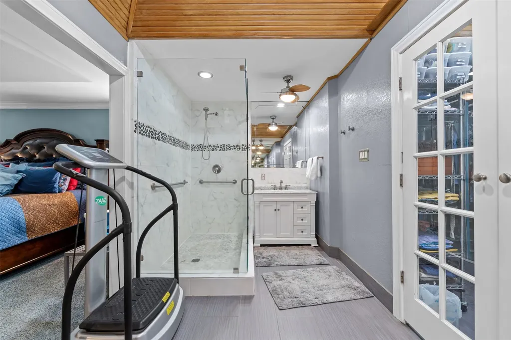 809 Shady Creek Drive Kennedale TX 76060