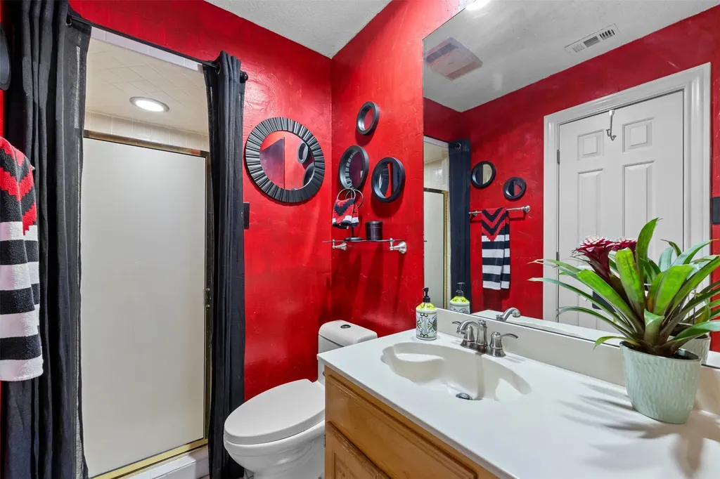 809 Shady Creek Drive Kennedale TX 76060