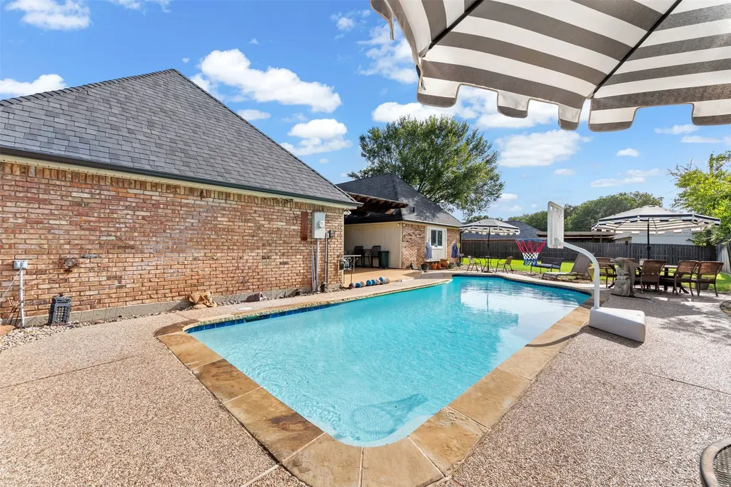 809 Shady Creek Drive Kennedale TX 76060