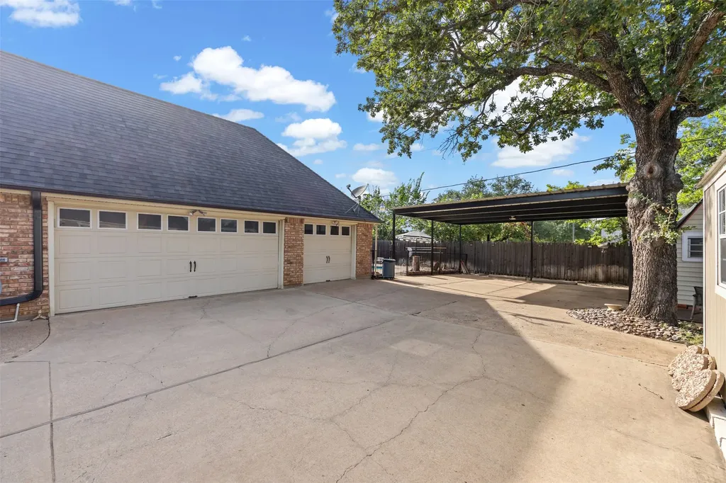 809 Shady Creek Drive Kennedale TX 76060