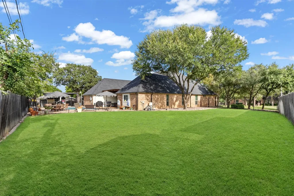809 Shady Creek Drive Kennedale TX 76060