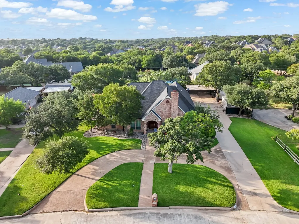 809 Shady Creek Drive Kennedale TX 76060