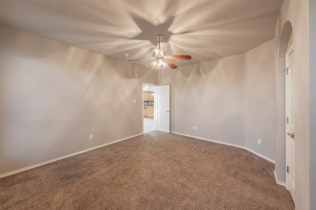 10501 Cloisters Drive Fort Worth TX 76131