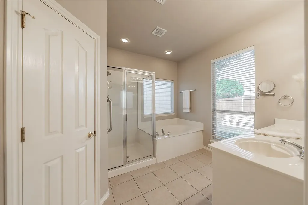 10501 Cloisters Drive Fort Worth TX 76131