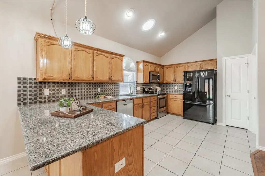 10501 Cloisters Drive Fort Worth TX 76131