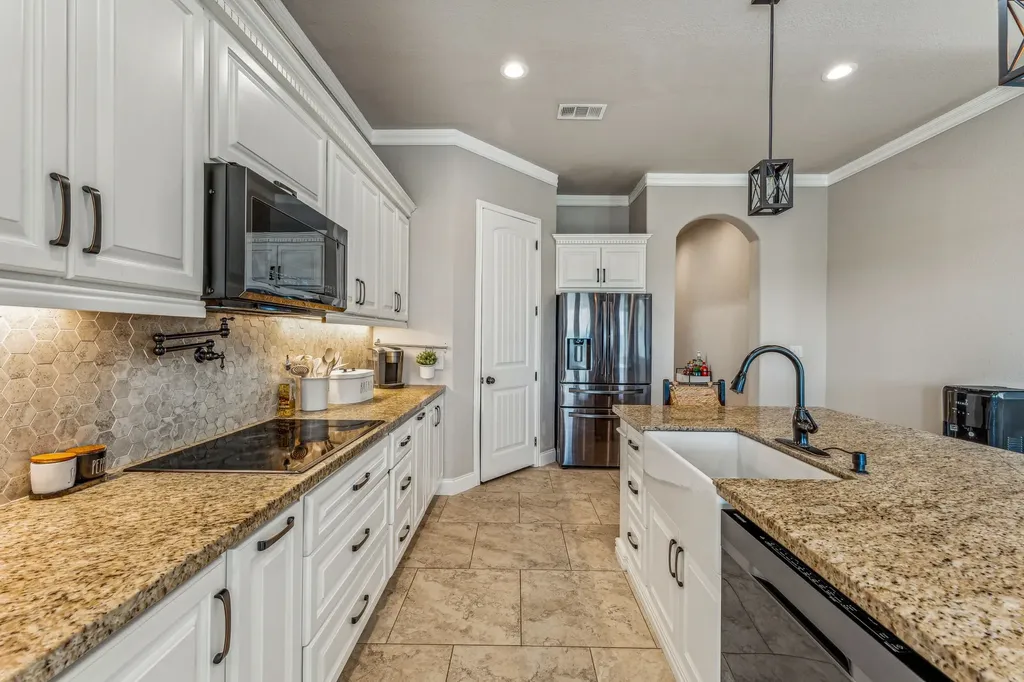 2350 Lakeside Drive Bluff Dale TX 76433
