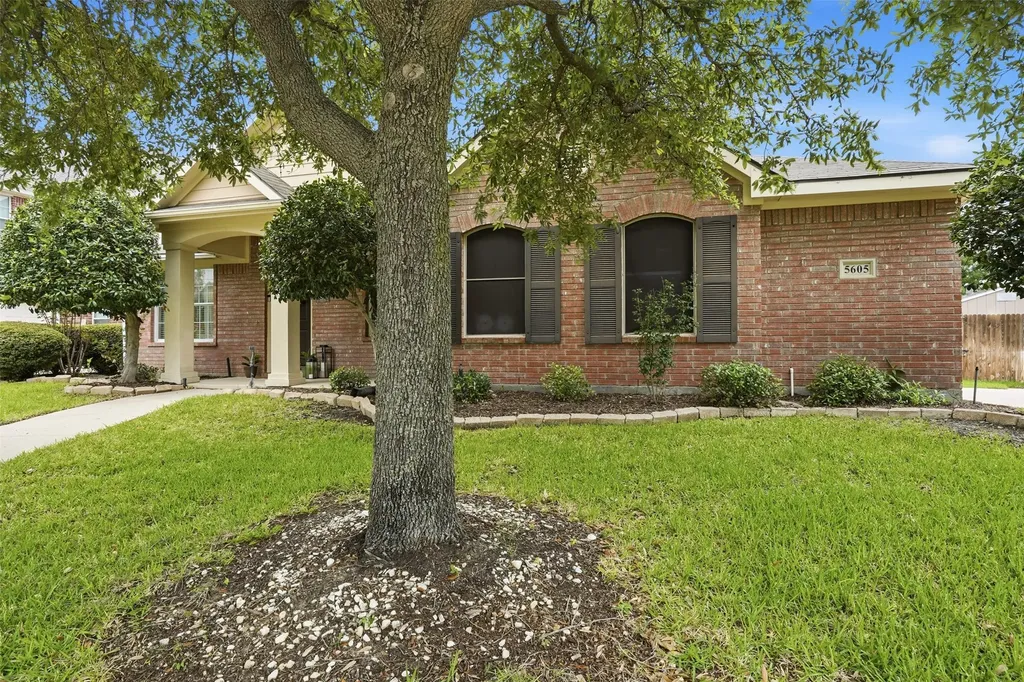 5605 Southern Hills Drive North Richland Hills TX 76180