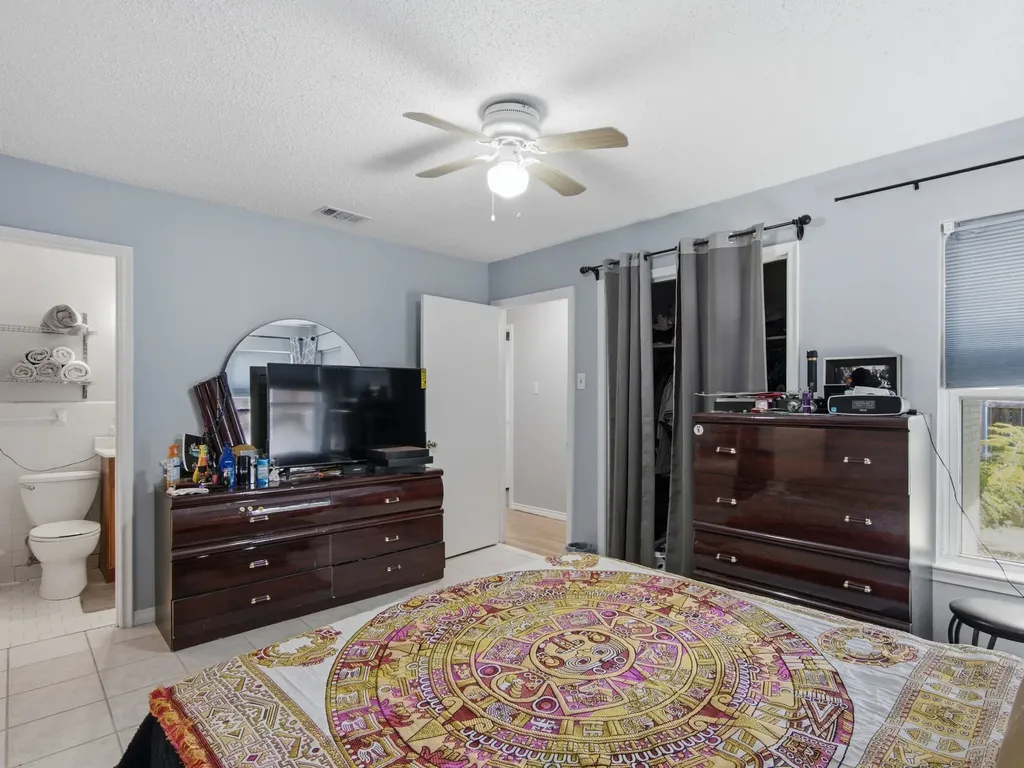 10560 Channel Drive Dallas TX 75229