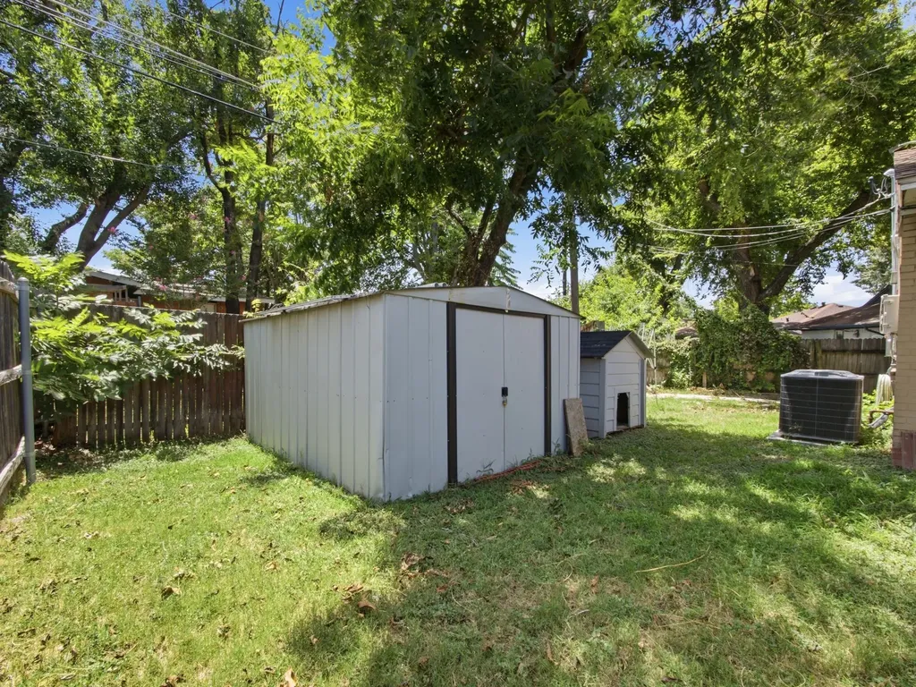 10560 Channel Drive Dallas TX 75229