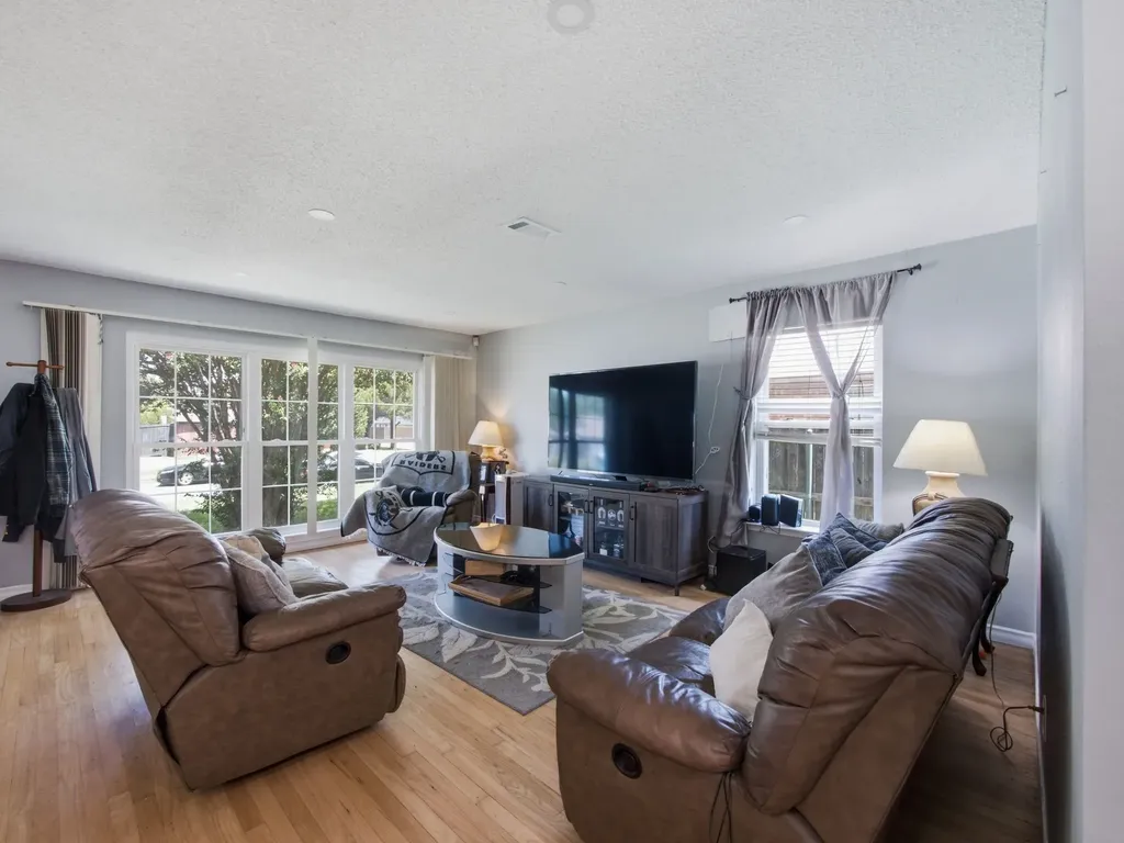 10560 Channel Drive Dallas TX 75229