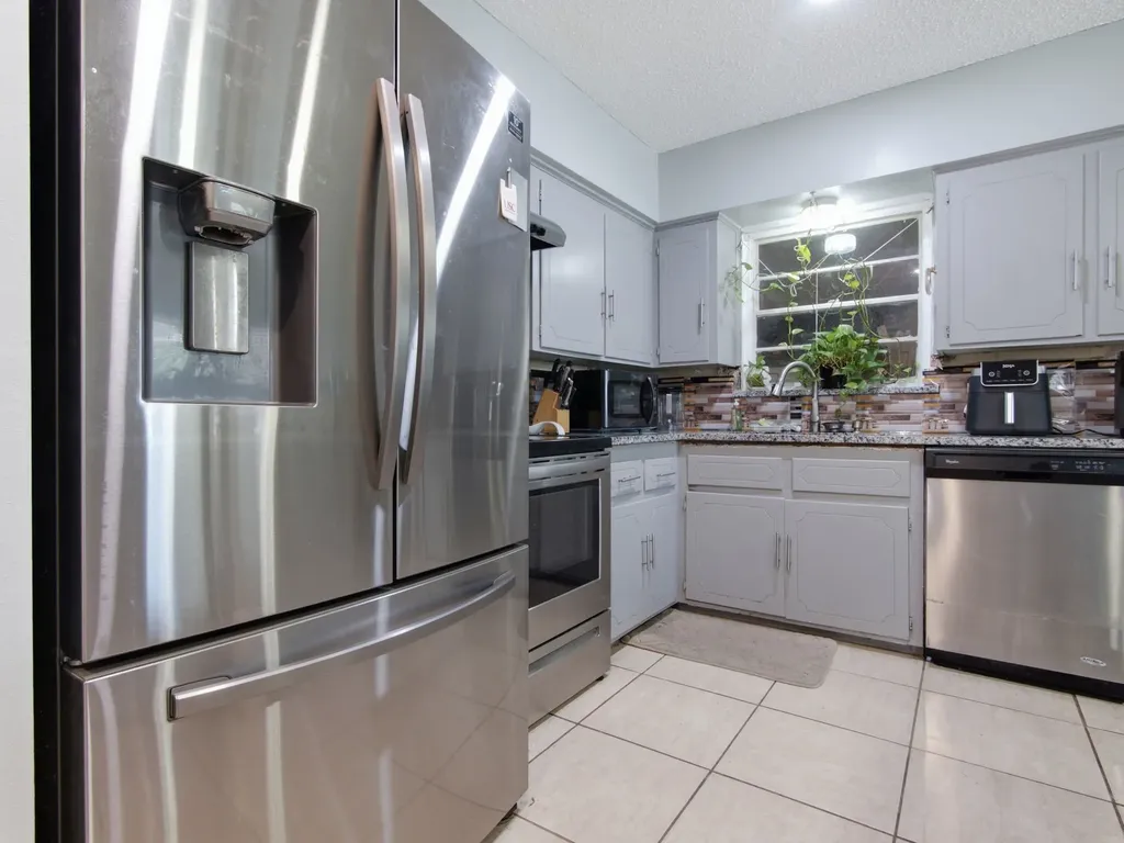 10560 Channel Drive Dallas TX 75229