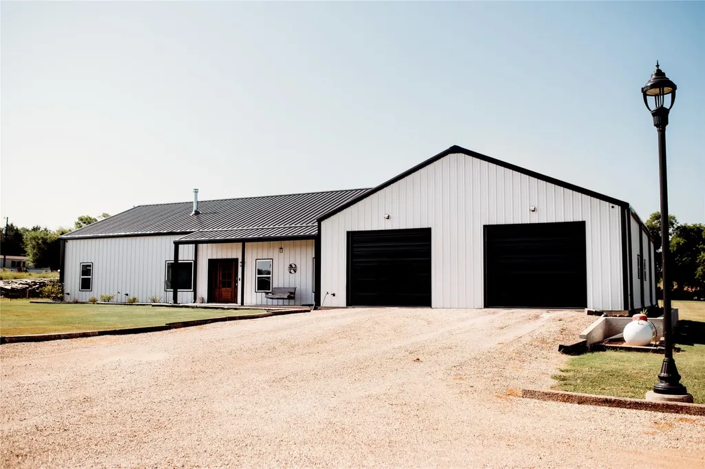208 Chicken Field Road Whitewright TX 75491