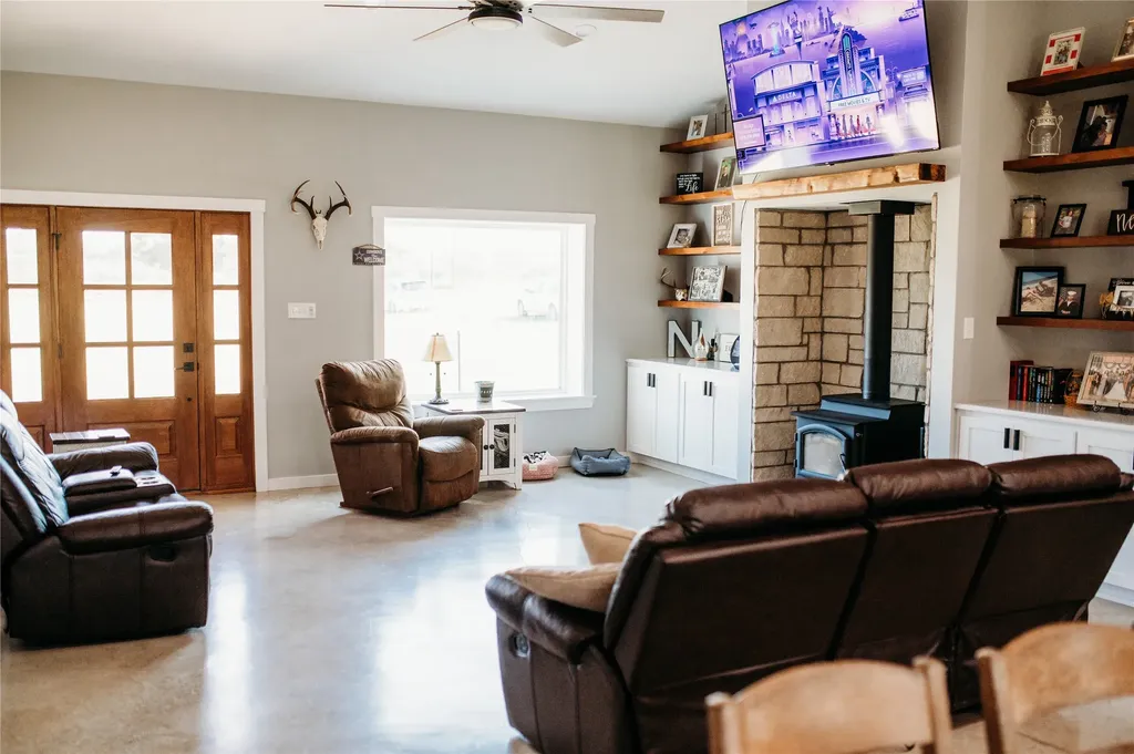 208 Chicken Field Road Whitewright TX 75491