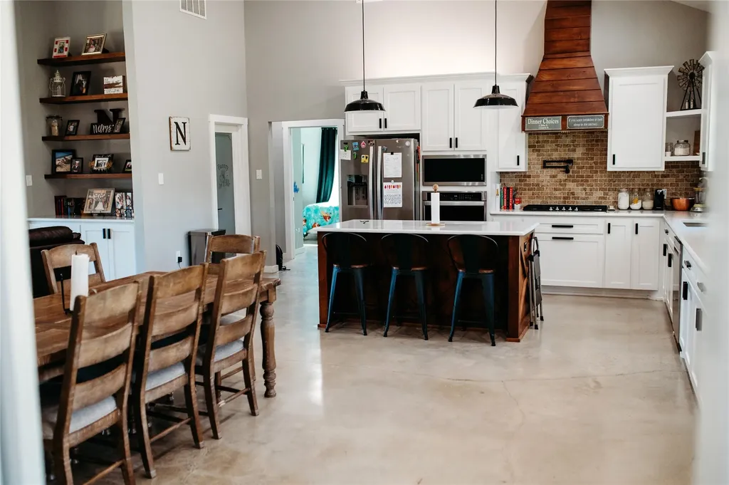 208 Chicken Field Road Whitewright TX 75491