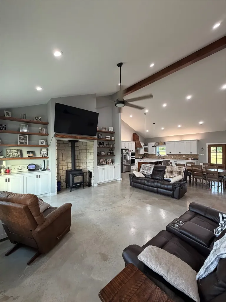 208 Chicken Field Road Whitewright TX 75491