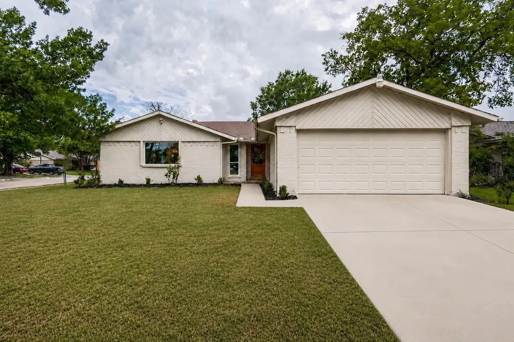 641 Stroud Lane Garland TX 75043