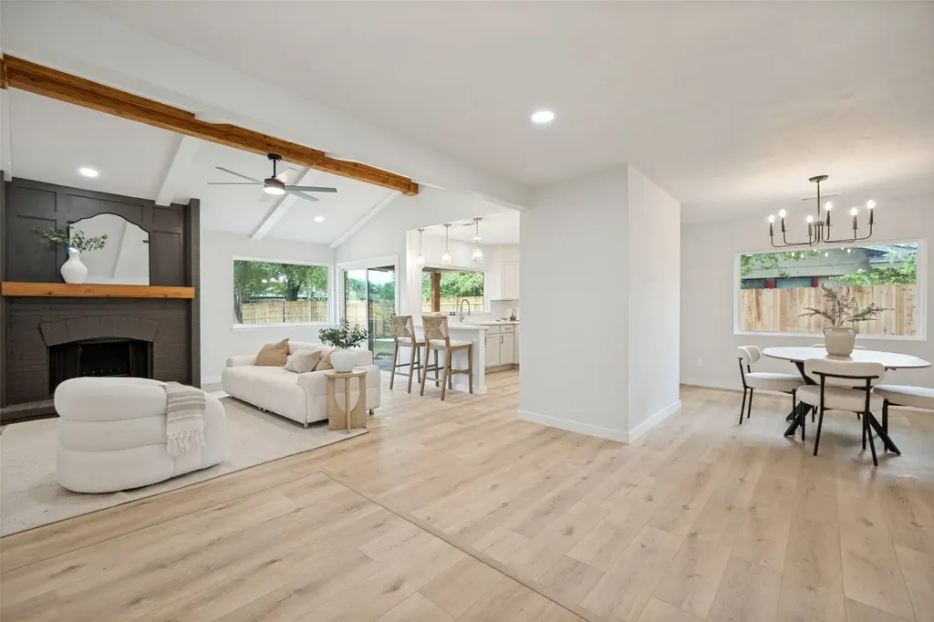 641 Stroud Lane Garland TX 75043