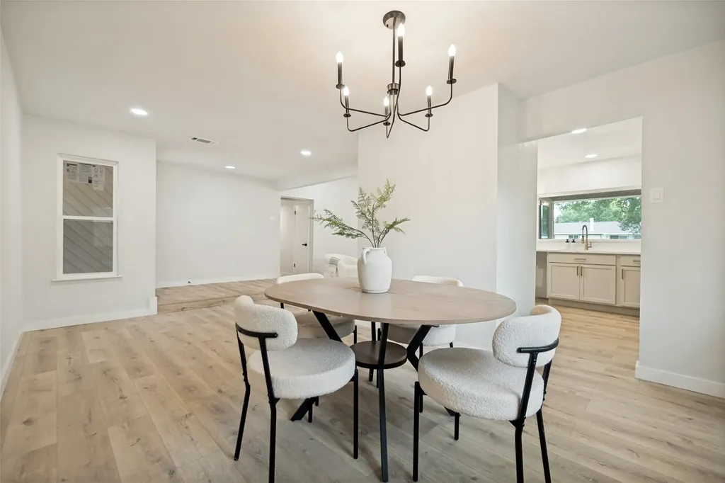 641 Stroud Lane Garland TX 75043