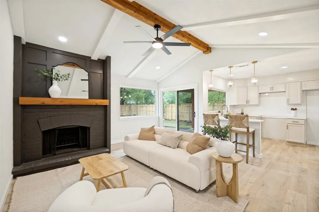 641 Stroud Lane Garland TX 75043