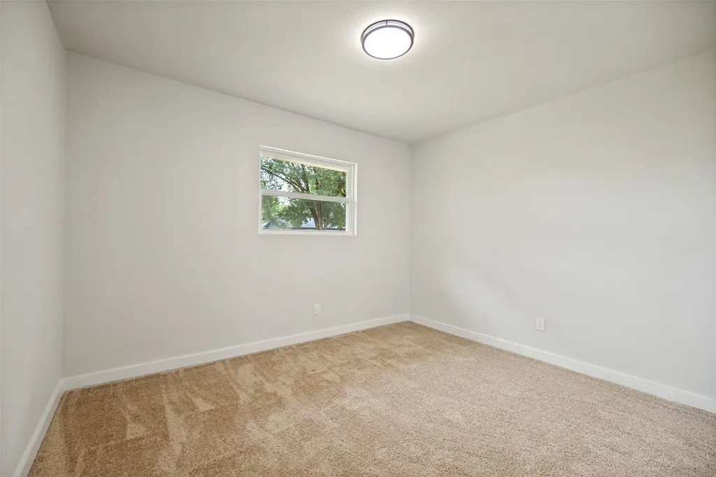 641 Stroud Lane Garland TX 75043