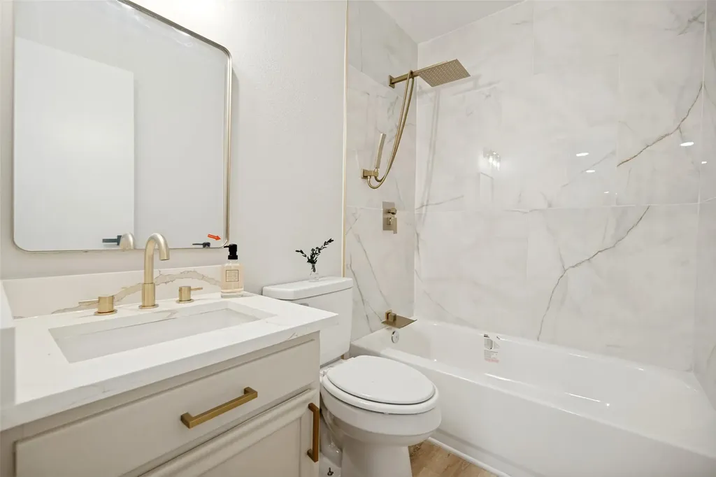 641 Stroud Lane Garland TX 75043