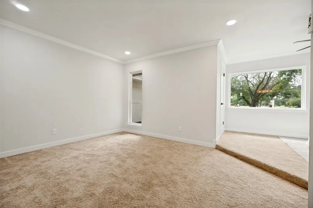 641 Stroud Lane Garland TX 75043