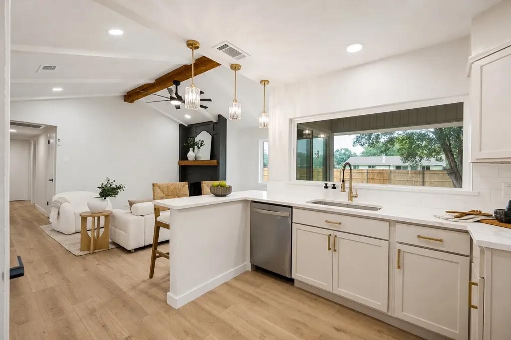 641 Stroud Lane Garland TX 75043