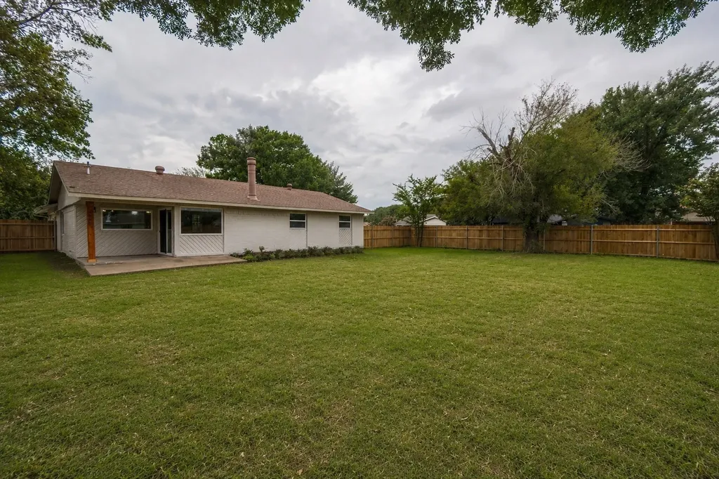641 Stroud Lane Garland TX 75043