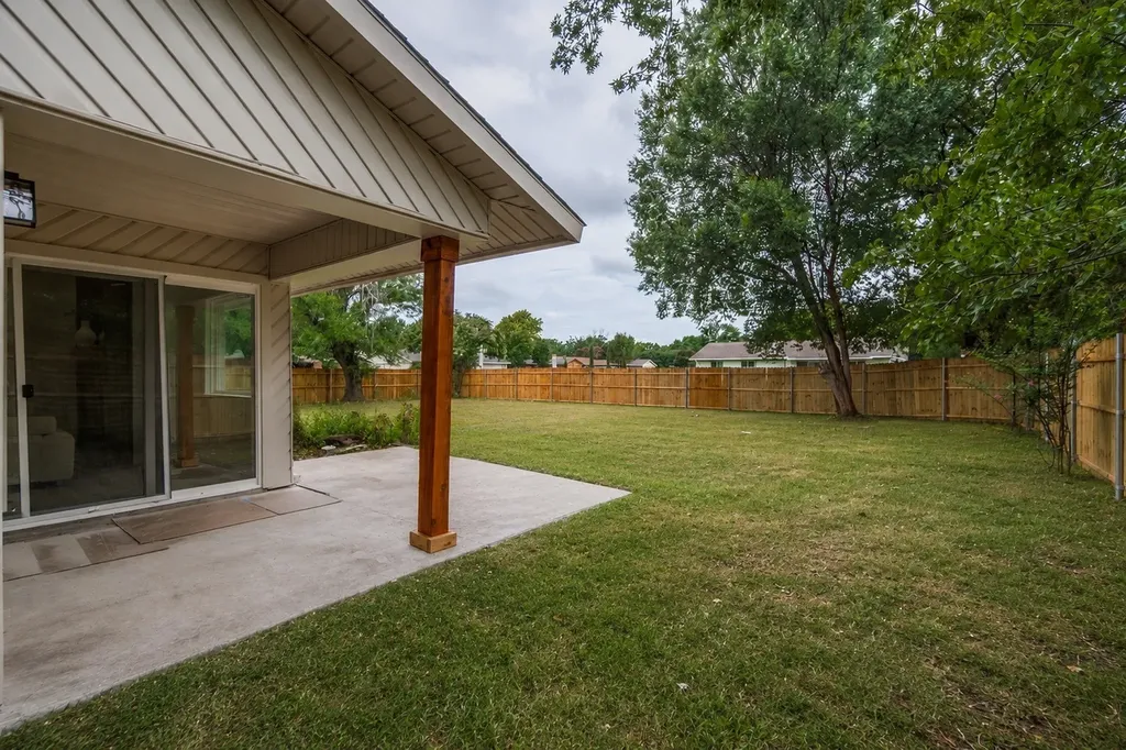 641 Stroud Lane Garland TX 75043