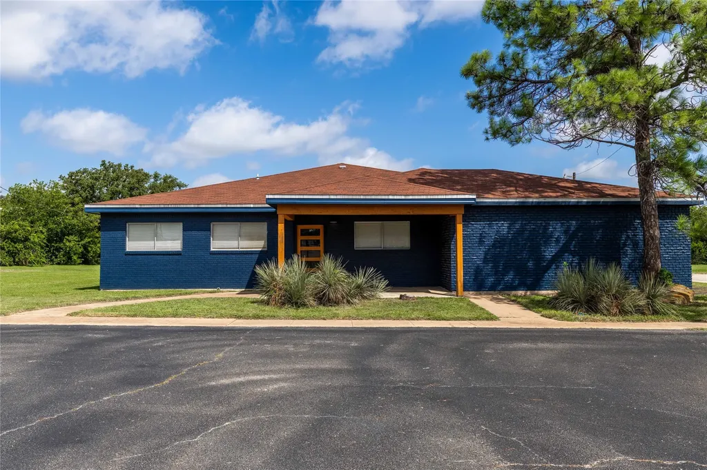 2201 Coggin Avenue Brownwood TX 76801
