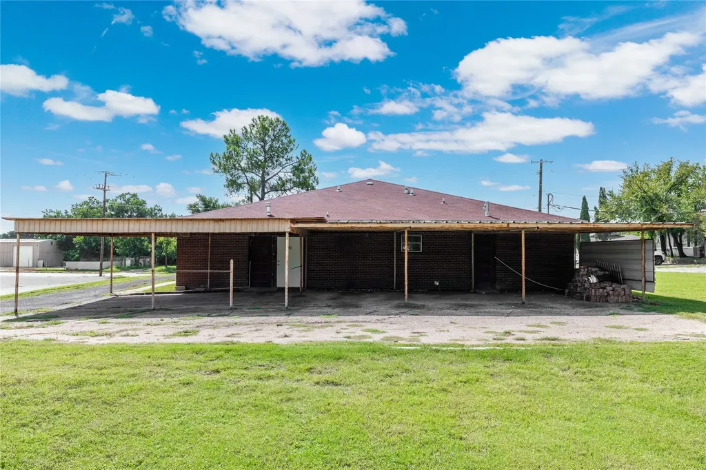 2201 Coggin Avenue Brownwood TX 76801