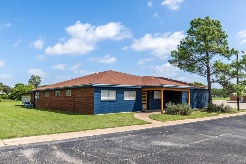 2201 Coggin Avenue Brownwood TX 76801