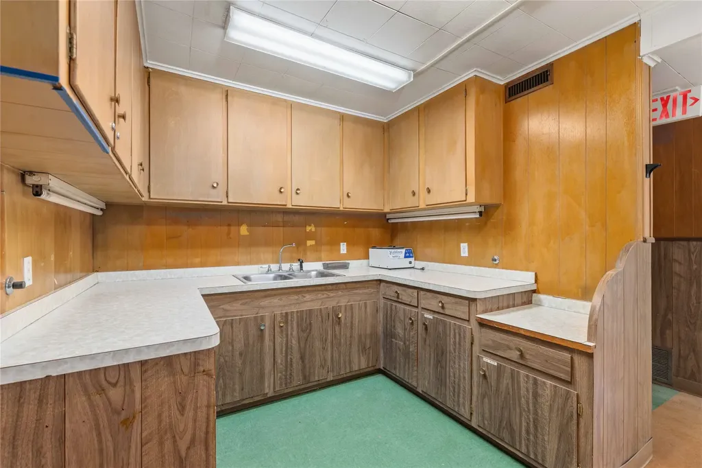 2201 Coggin Avenue Brownwood TX 76801