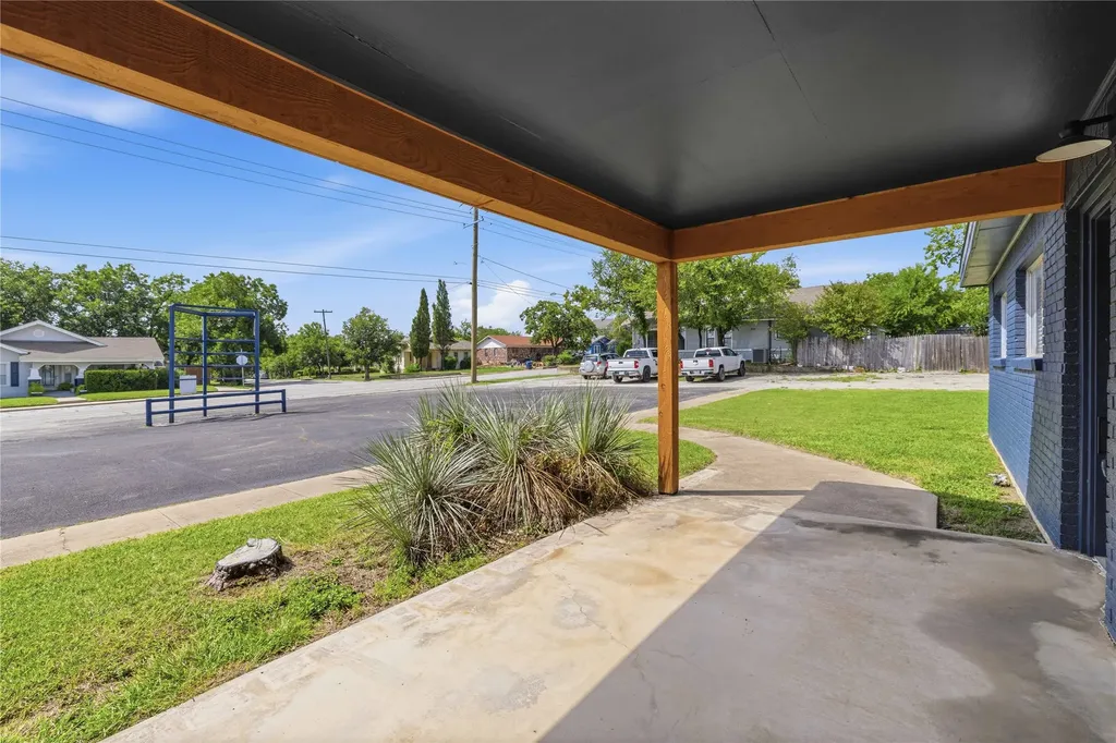 2201 Coggin Avenue Brownwood TX 76801