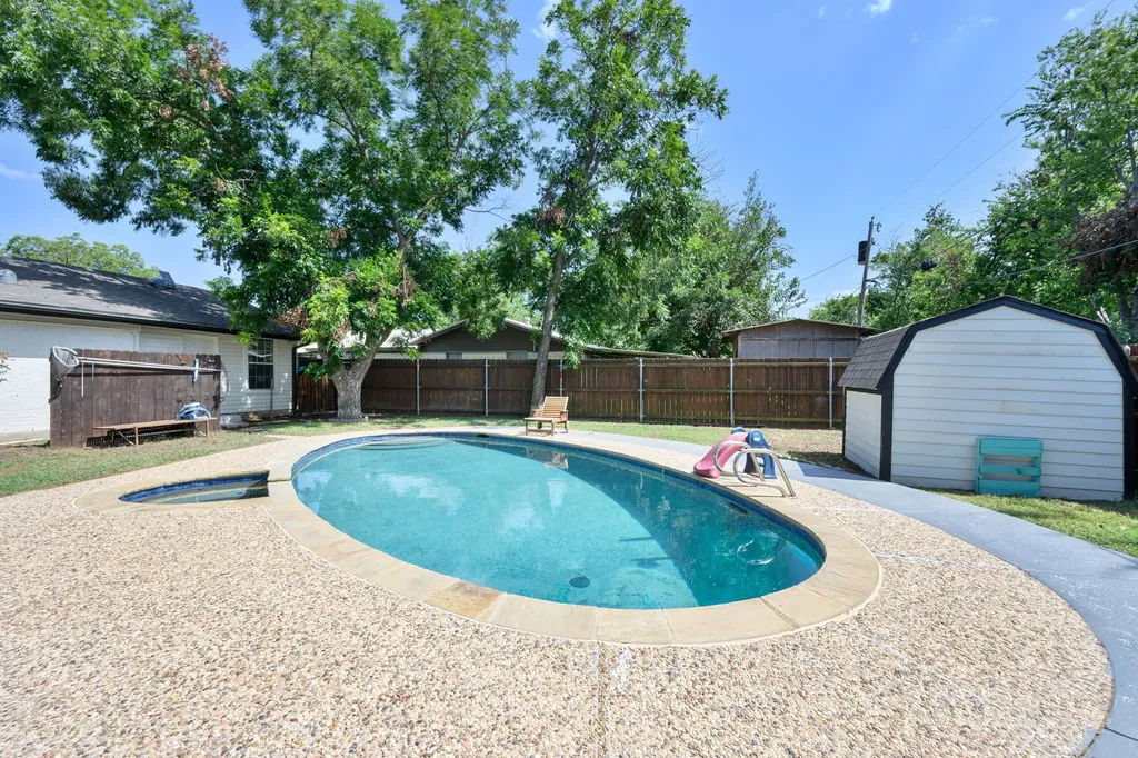 1702 SE 22nd Avenue Mineral Wells TX 76067