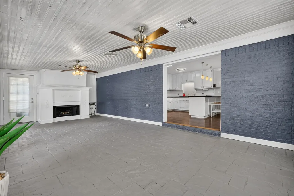 1702 SE 22nd Avenue Mineral Wells TX 76067