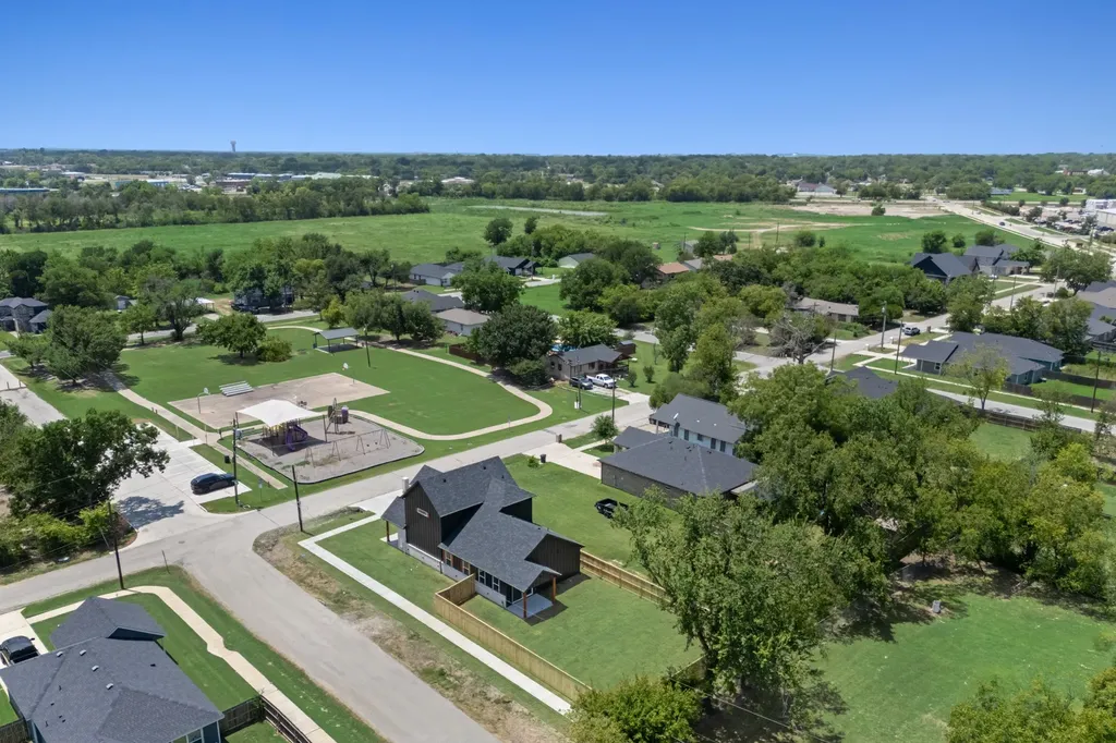 411 Runnells Street Terrell TX 75160
