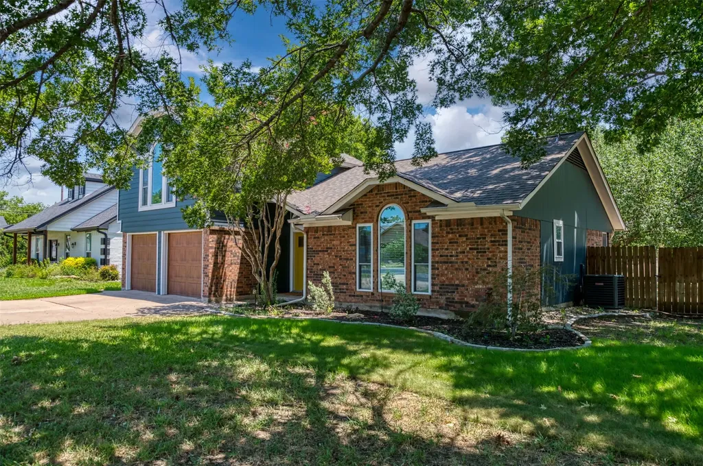 485 Ashley Lane Roanoke TX 76262