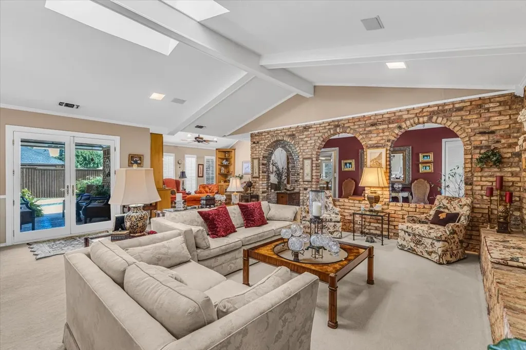 1609 Lake Hill Lane Plano TX 75023