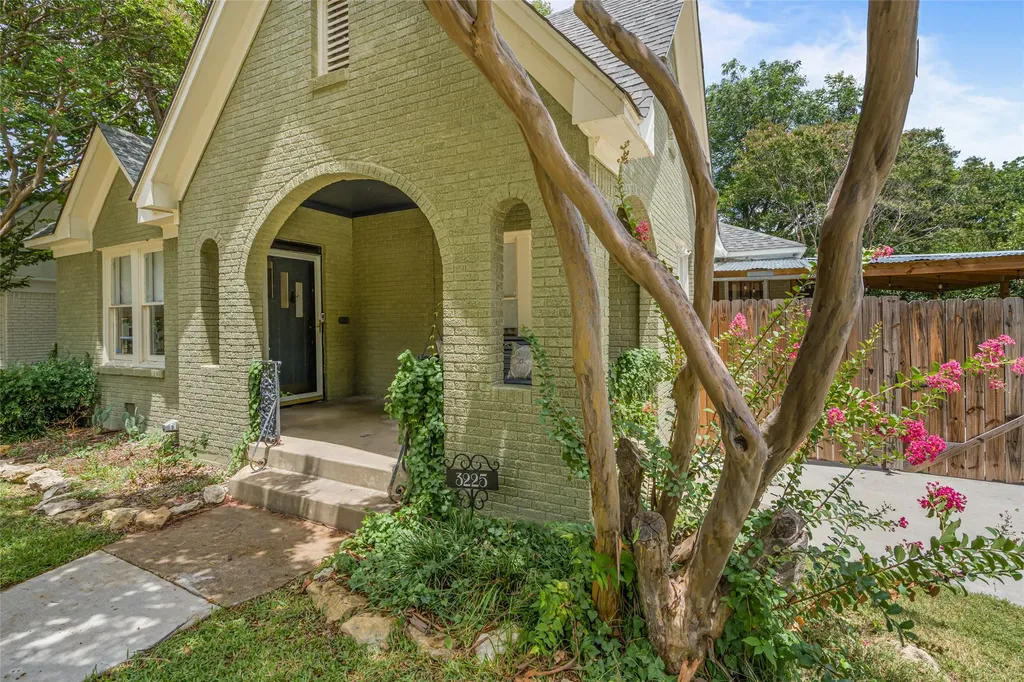3225 Greene Avenue Fort Worth TX 76109