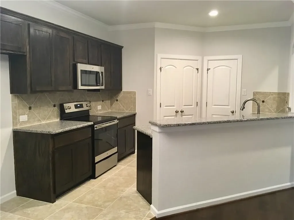 2203 Highland Villa Lane Arlington TX 76012