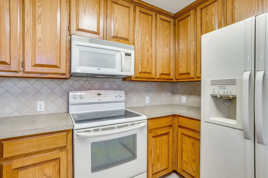 705 Carmen Ana Avenue Grandview TX 76050