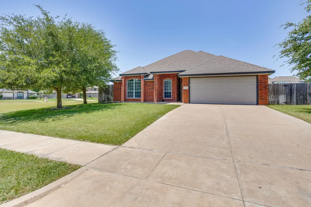 705 Carmen Ana Avenue Grandview TX 76050