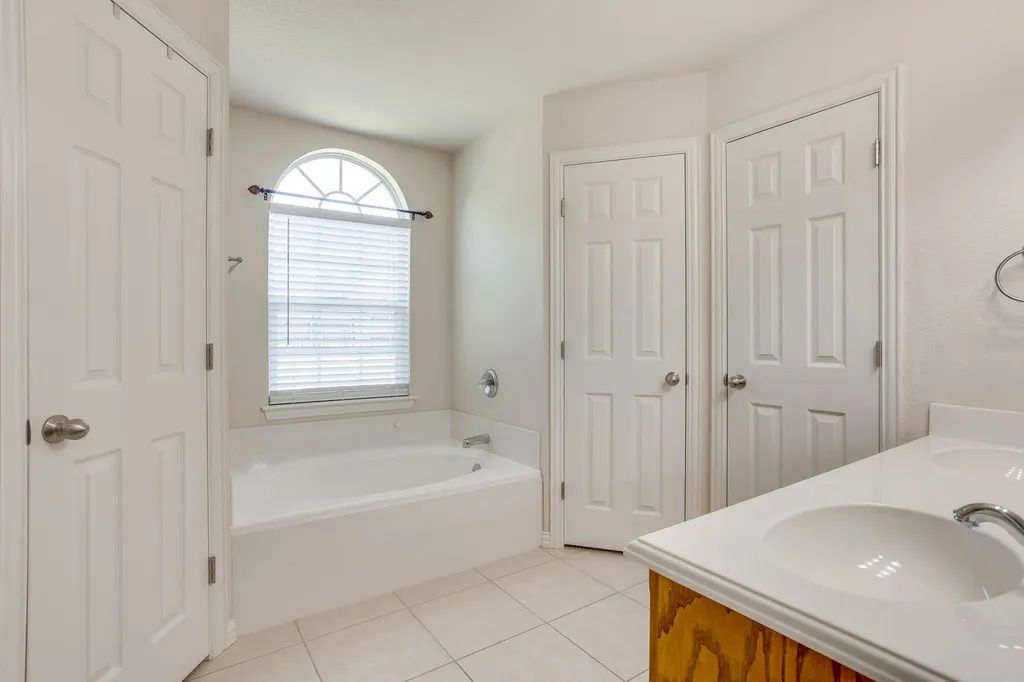 705 Carmen Ana Avenue Grandview TX 76050