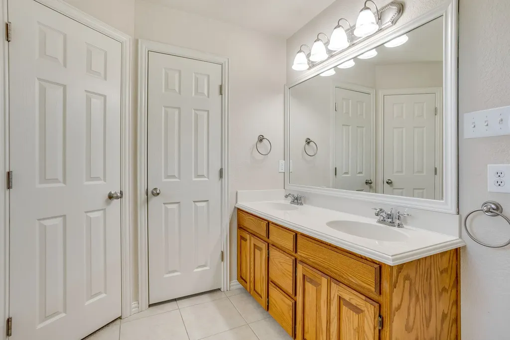 705 Carmen Ana Avenue Grandview TX 76050