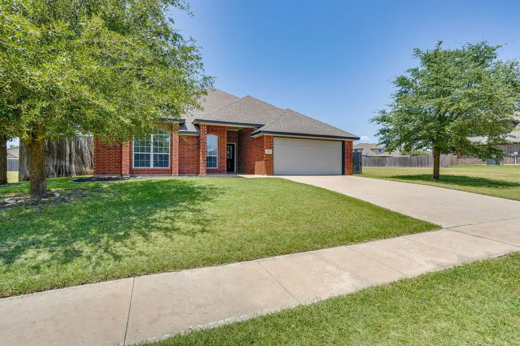705 Carmen Ana Avenue Grandview TX 76050
