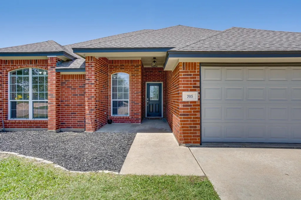 705 Carmen Ana Avenue Grandview TX 76050