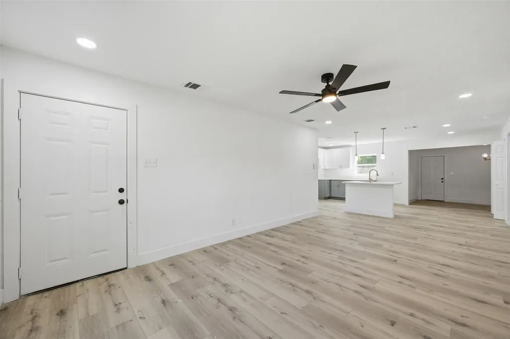 4605 Haas Drive Dallas TX 75216